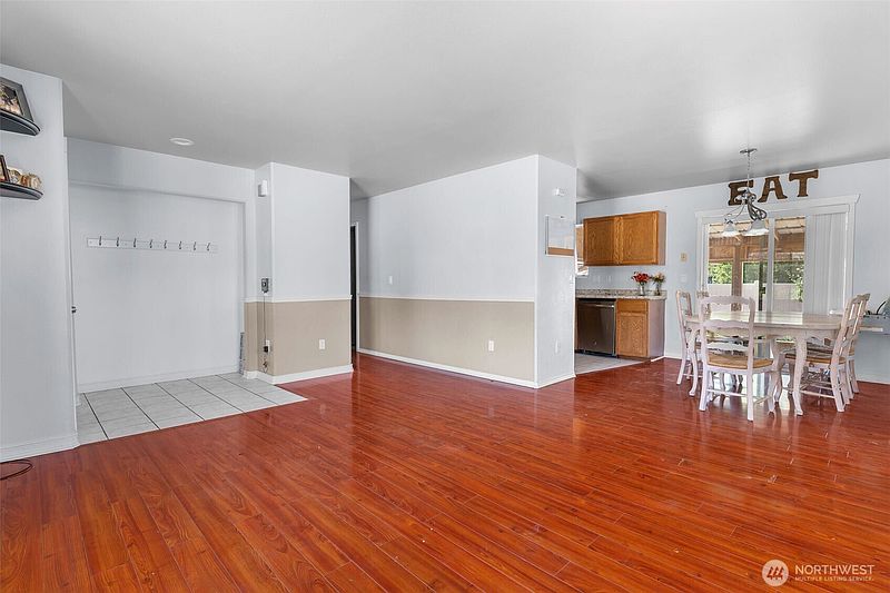 5th image of 604 Bramble Avenue
