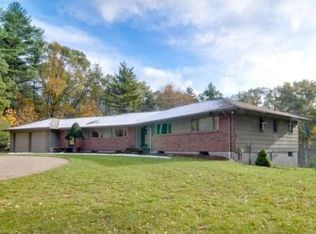 73 Mill St, Sherborn, MA 01770