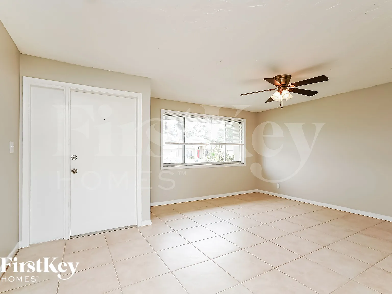 3 bed, 2.0 bath, 1287 sqft, $1,655 — Photo 2
