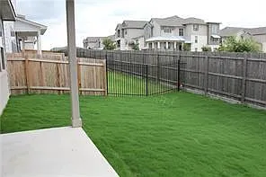 3 bed, 2.5 bath, 2003 sqft, $2,000 — Photo 4