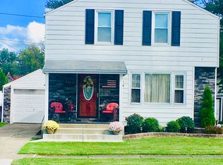 633 92nd St, Niagara Falls, NY 14304