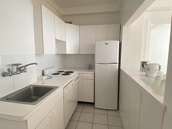 4th image of 200 W 70th St APT 8J