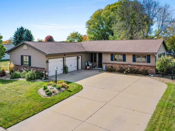 3001 Parkwood Dr, Kaukauna, WI 54130