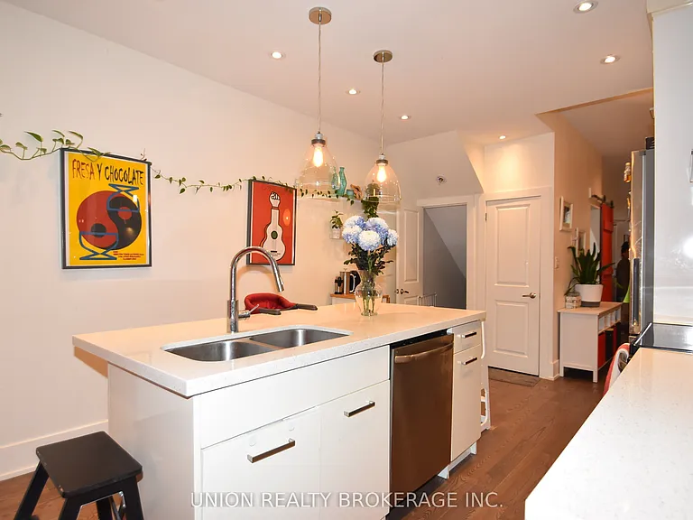 66 Lansdowne Ave #1 — Photo 9