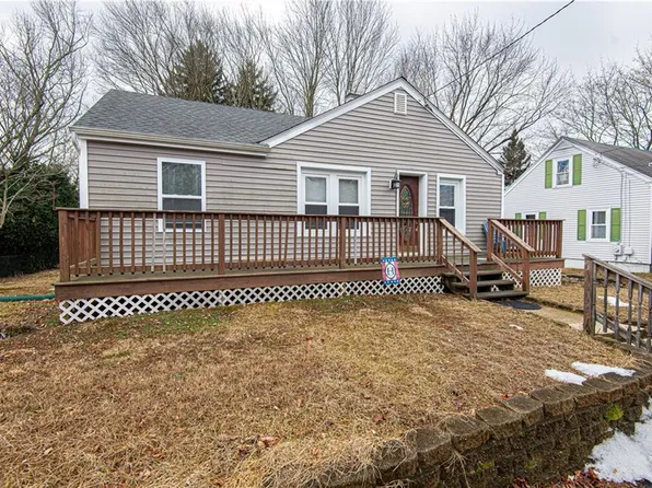 22 Lemis St, Coventry, RI 02816