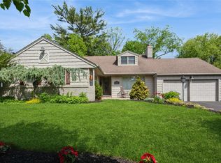 18 Todd Dr, Glen Head, NY 11545