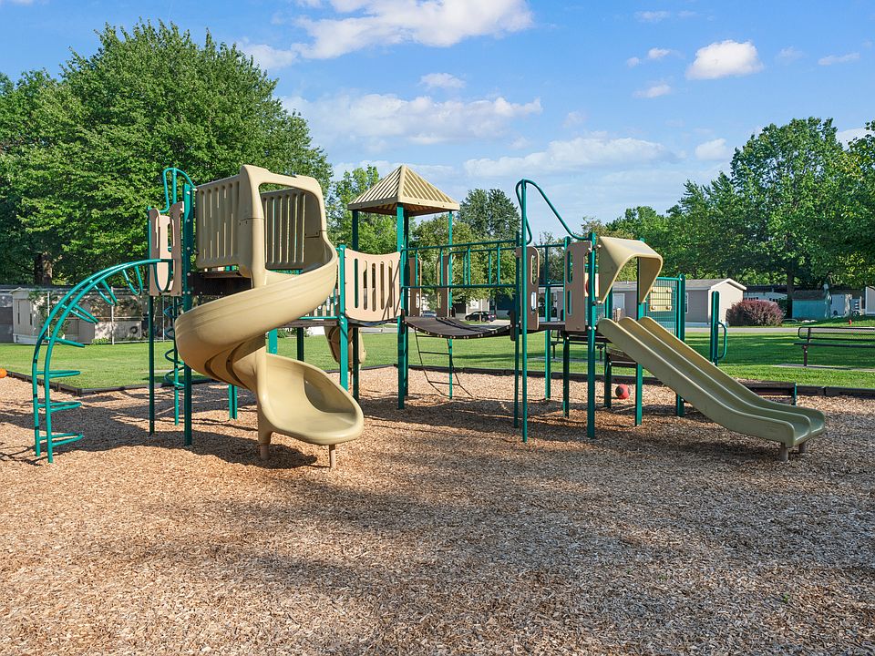 2nd image of 7055 Quarry Rd #234