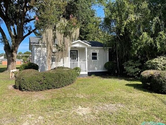 2nd image of 106 N Magnolia St