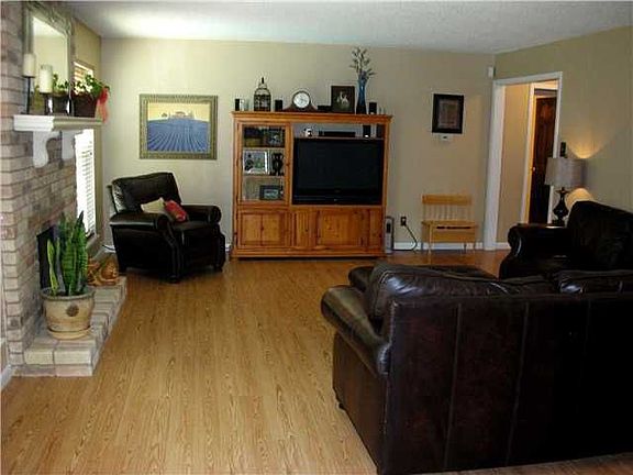 4th image of 11725 Drayton Dr