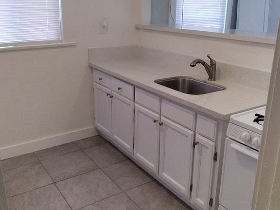 5th image of 419 Euclid Ave #419