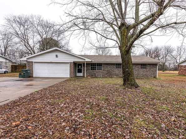 662 Lake Sequoyah Dr, Fayetteville, AR 72701