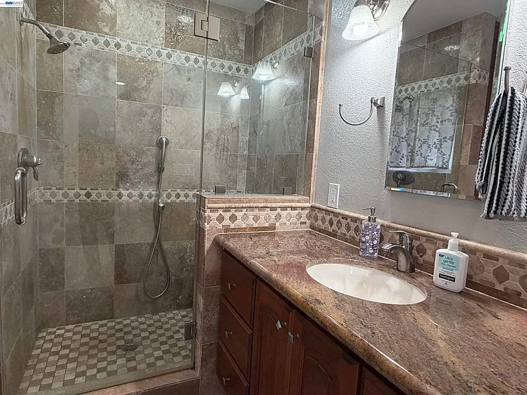41348 Whitecrest Ct — Photo 16