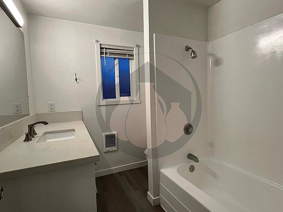 5th image of 1524 E Park Ave NE #1548