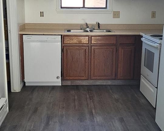 4th image of 1161 N Skyline Dr #4