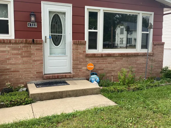1722 20th St NW, Cedar Rapids, IA 52405