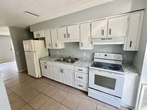 911 N Iowa Ave, Lakeland, FL