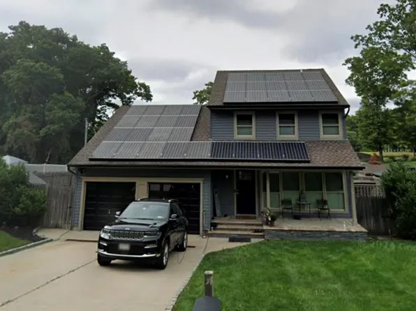 27 Ridgewood Avenue, Selden, NY 11784