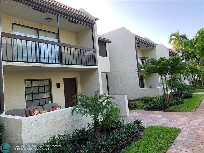 1st image of 711 SE 1st Way #8