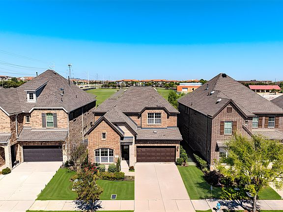 3rd image of 523 Paddock Way