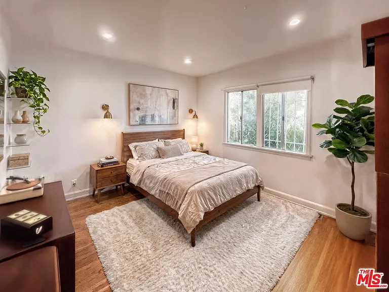 1903 Holmby Ave — Photo 15