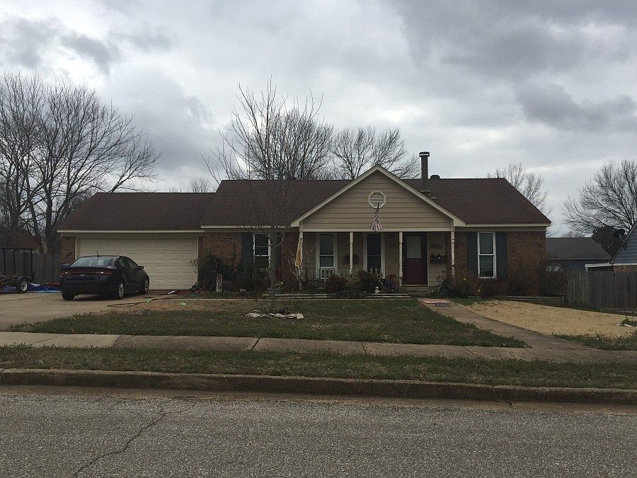 1st image of 3555 Lakehurst Dr