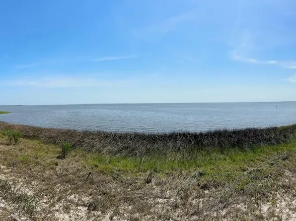 119 S Bay Shore Dr, Eastpoint, FL 32328