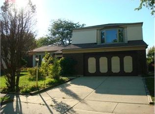 305 Monterey Dr, Bolingbrook, IL