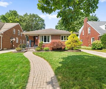 2476 Edgemont St, Trenton, MI, 48183