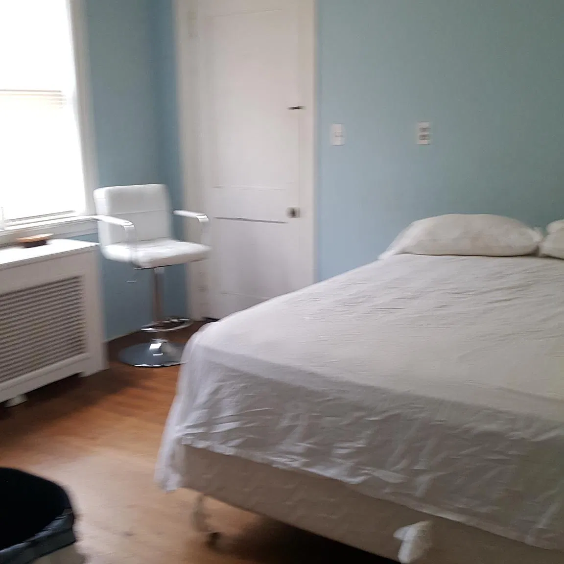 1 bed, 300 sqft, $1,000 — Photo 1