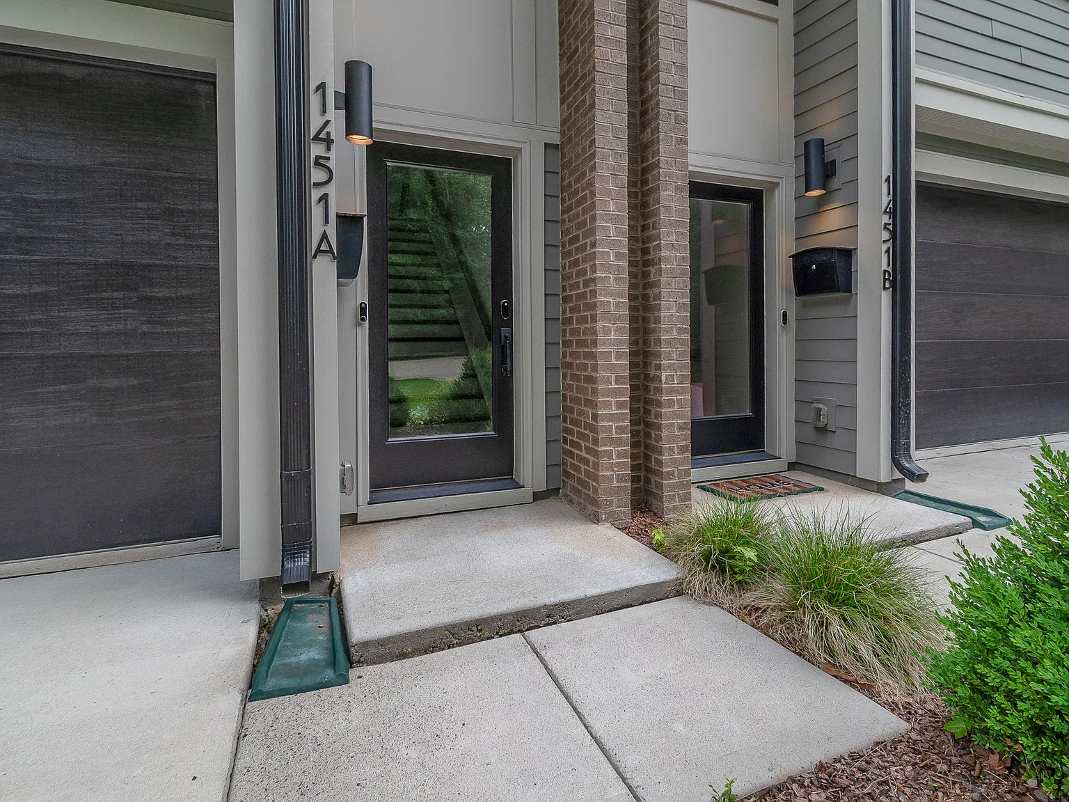 3 bed, 3.5 bath, 2065 sqft, $4,250 — Photo 2