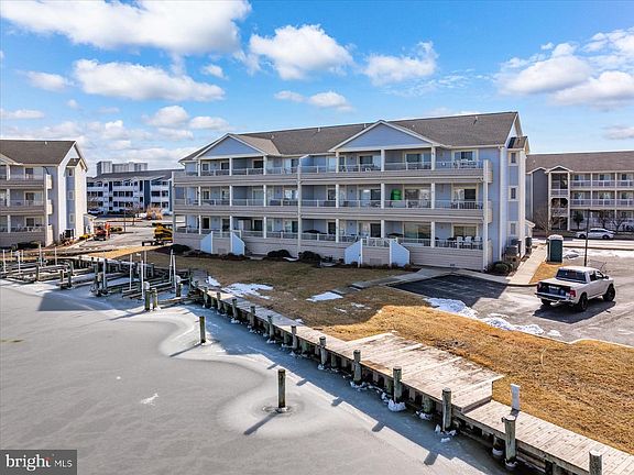 4th image of 202 S Heron Dr #104B