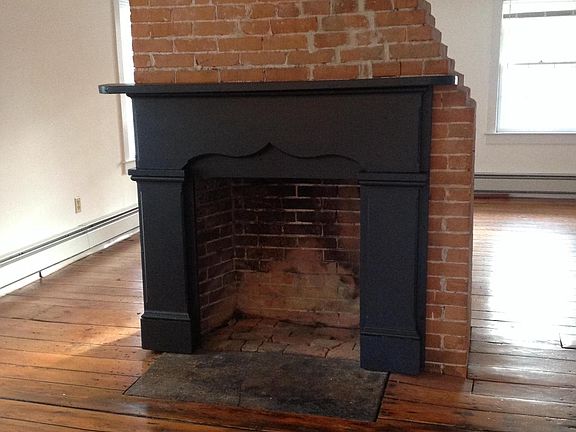 Chimney and mantel, first floor.