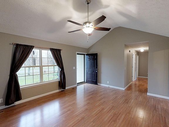 3rd image of 9934 Gray Fox Dr