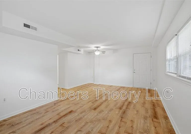 130 S 29th St #5 — Photo 4