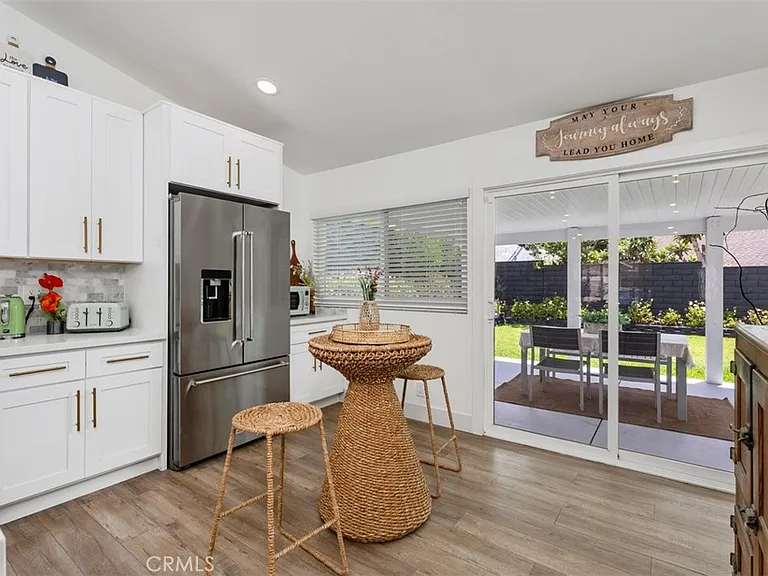 25552 Mackenzie St — Photo 9