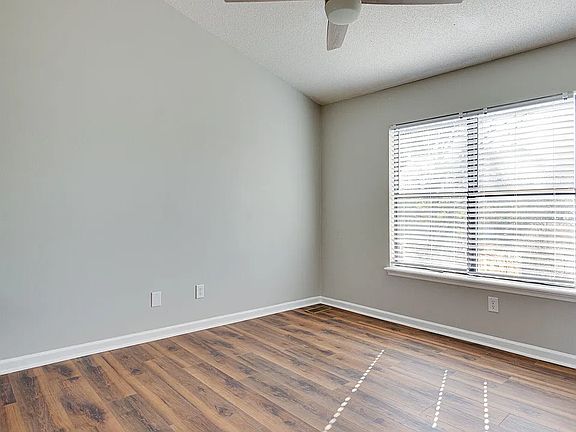 3rd image of 267 Pine Shadow Dr
