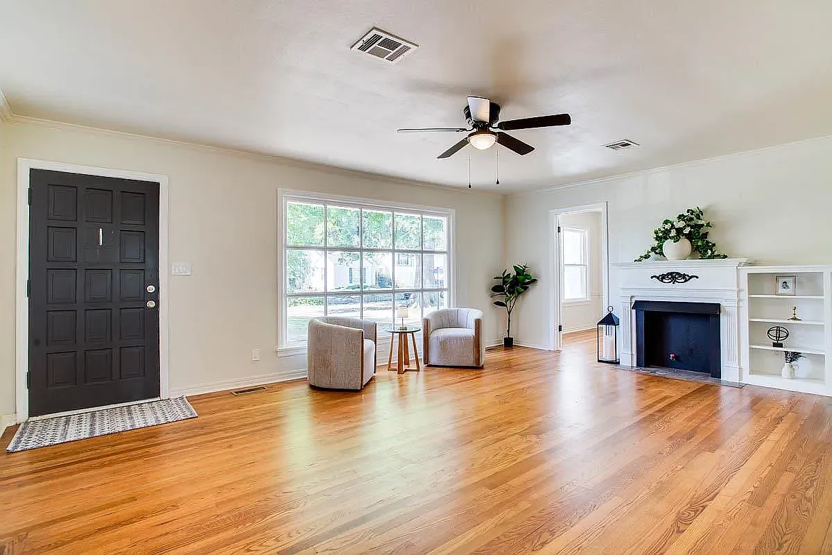 3 bed, 1702 sqft, $1,700 — Photo 1