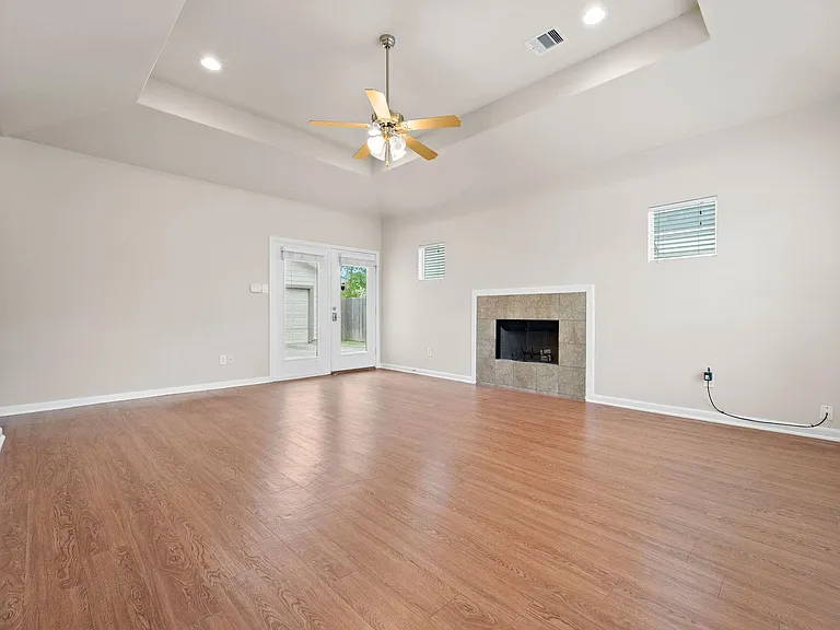 3548 Rebecca St — Photo 14