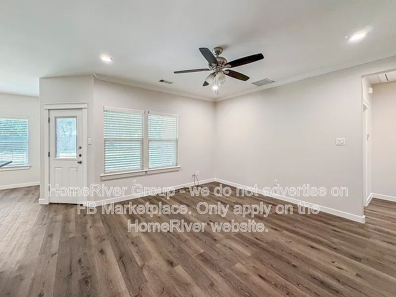 3 bed, 2.0 bath, 1208 sqft, $1,695 — Photo 3