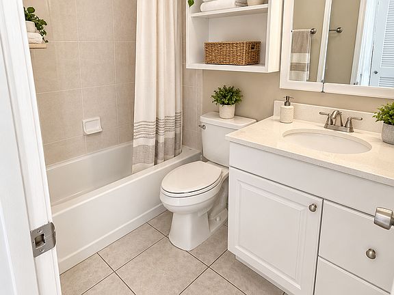 4th image of 78 Las Brisas Way