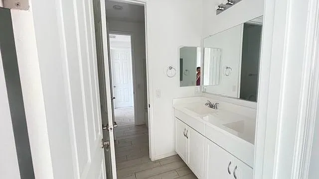 1224 E Jahns Dr — Photo 9