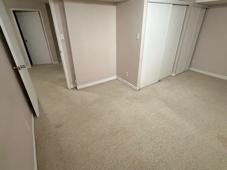 18 Carrick Ave #BASEMENT — Photo 12