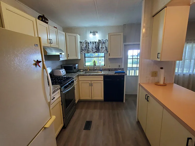 4800 SE Federal Hwy #47 — Photo 5