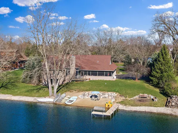 2719 N Bayview Ln, McHenry, IL 60051