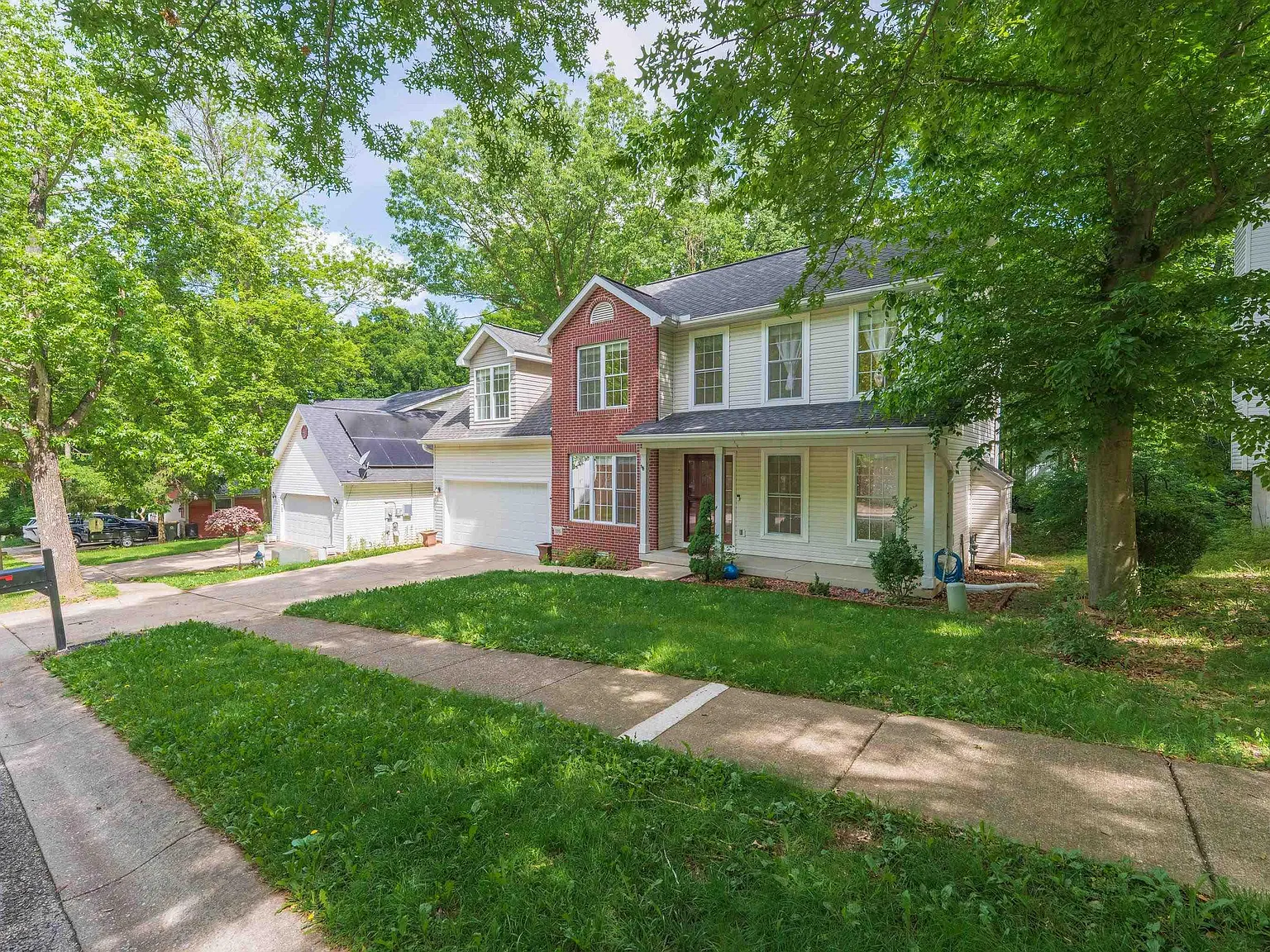 4 bed, 2.5 bath, 1951 sqft, $2,650 — Photo 2