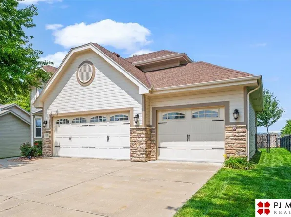9930 Idora St, La Vista, NE 68128