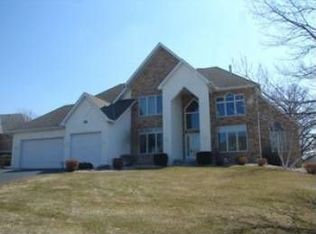 7077 Howard Ln, Eden Prairie, MN 55346