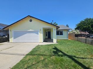 130 Walnut Dr, Lakeport, CA 95453