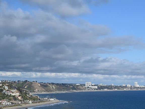 3rd image of 18421 Coastline Dr