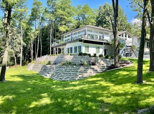 2266 Red Apple Rd, Manistee, MI 49660